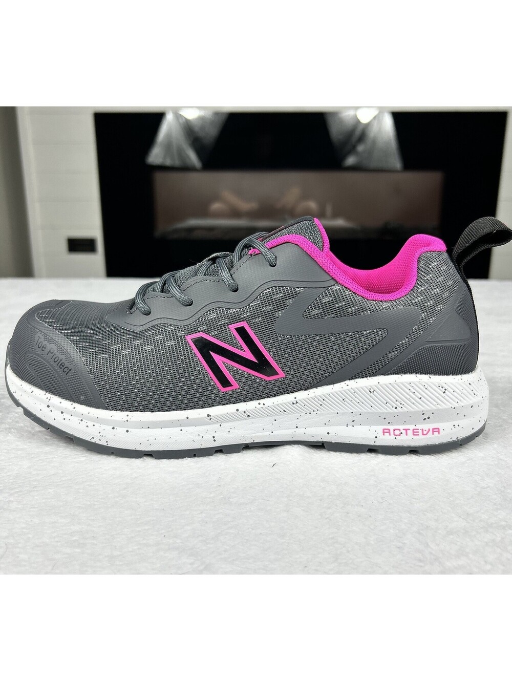 New Balance Women's Composite Toe Logic Industrial Shoes Size 7.5 Wide EH/PR New